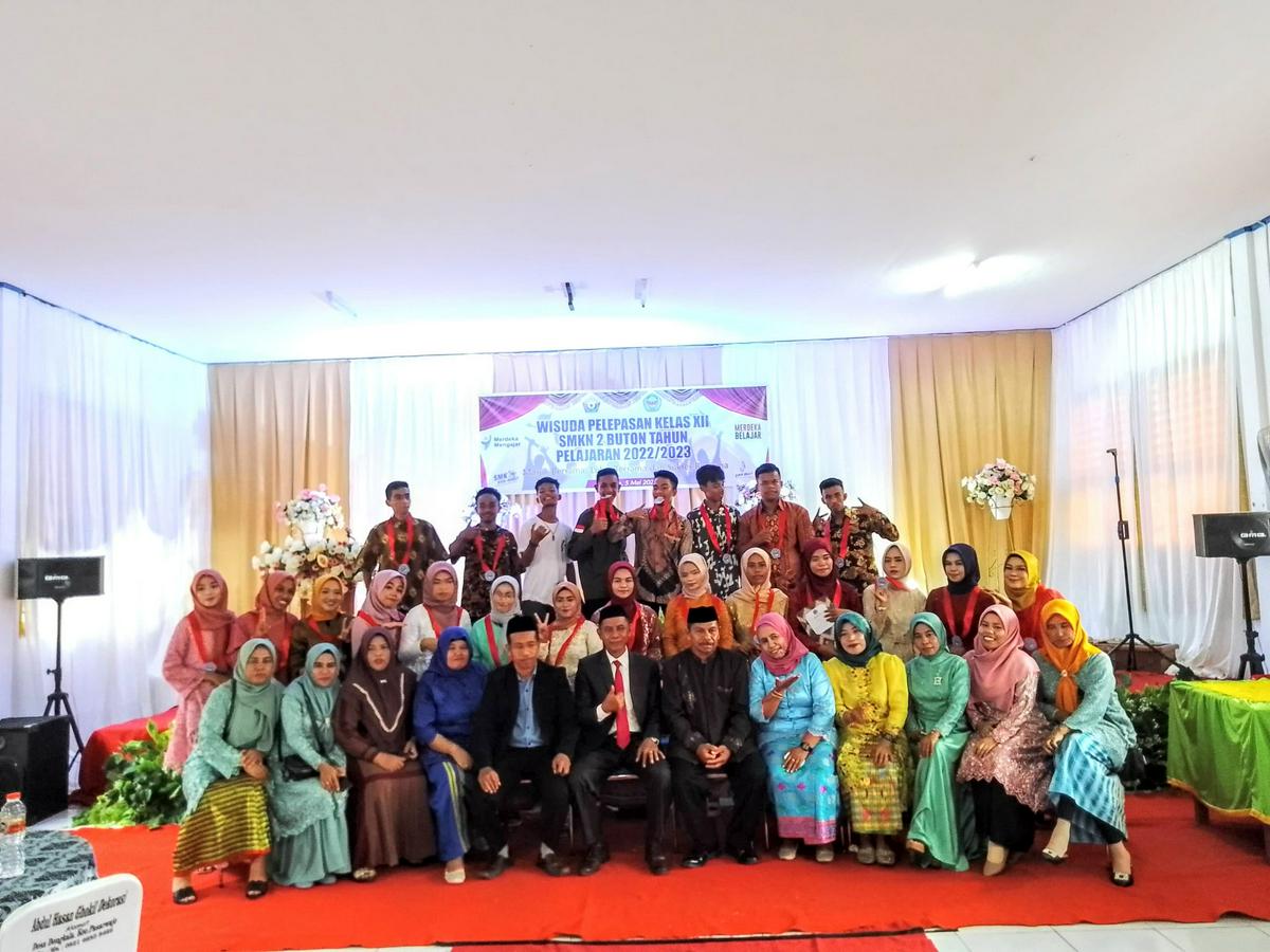 Wisuda Pelepasan Siswa Kelas XII SMK Negeri 2 Buton Tahun Pelajaran 2022/2023