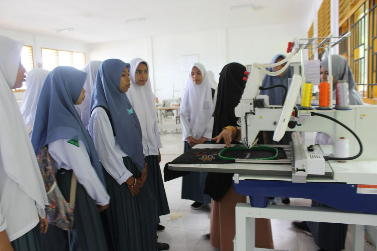 Pengenalan Lingkungan Sekolah (PLS) SMK Negeri 2 Buton Tapel 2023/2024