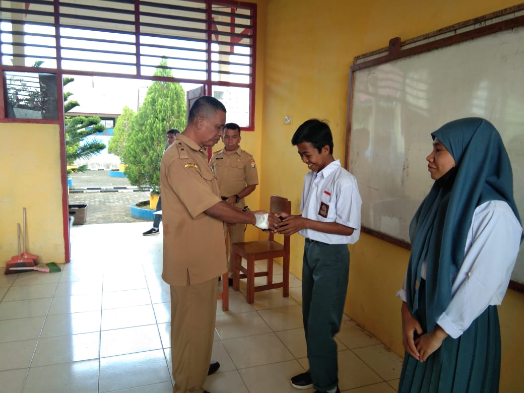 Dinas Pendidikan dan Kebudayaan Sultra Bagikan Masker Gratis
