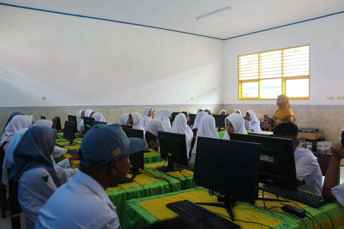 Pengenalan Lingkungan Sekolah (PLS) SMK Negeri 2 Buton Tapel 2023/2024