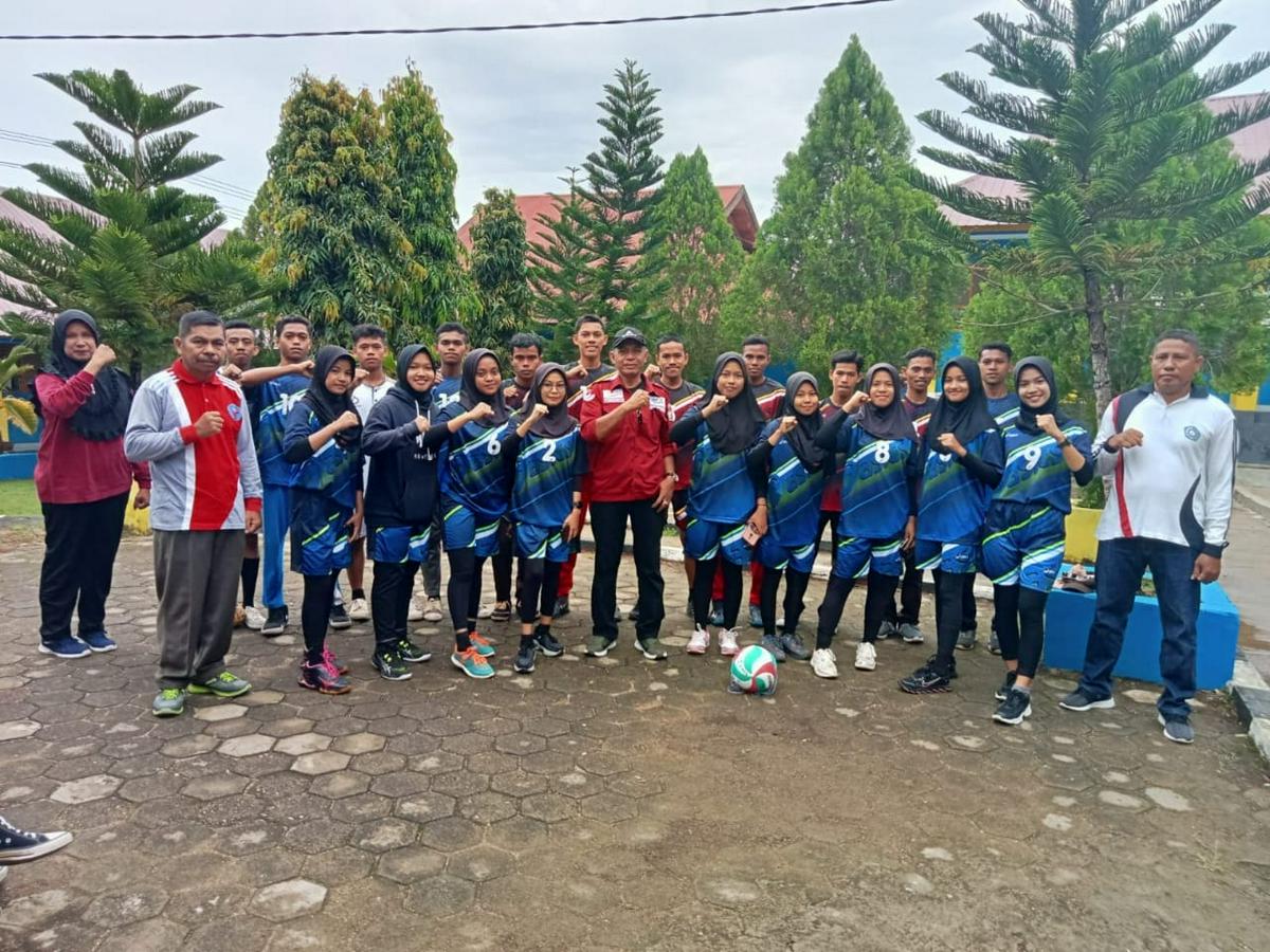 Eratkan Persaudaraan, SMK Negeri 2 Buton dan SMA Negeri 2 Pasarwajo Gelar Pertandingan Persahabatan