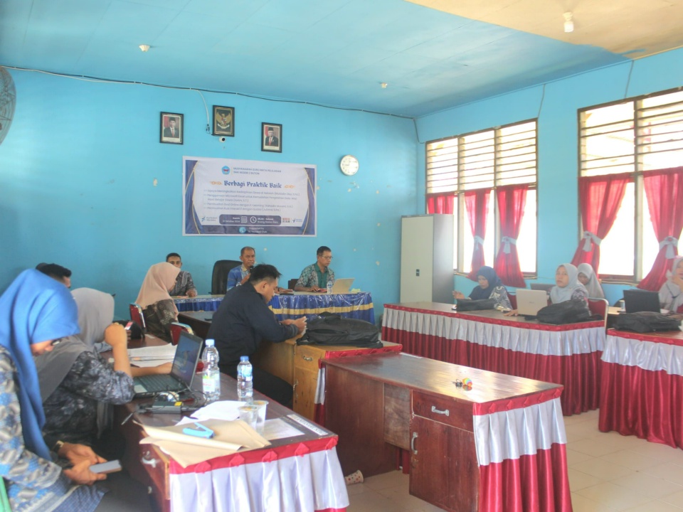 MGMP SMK Negeri 2 Buton Sukses Gelar Kegiatan Berbagi Praktik Baik