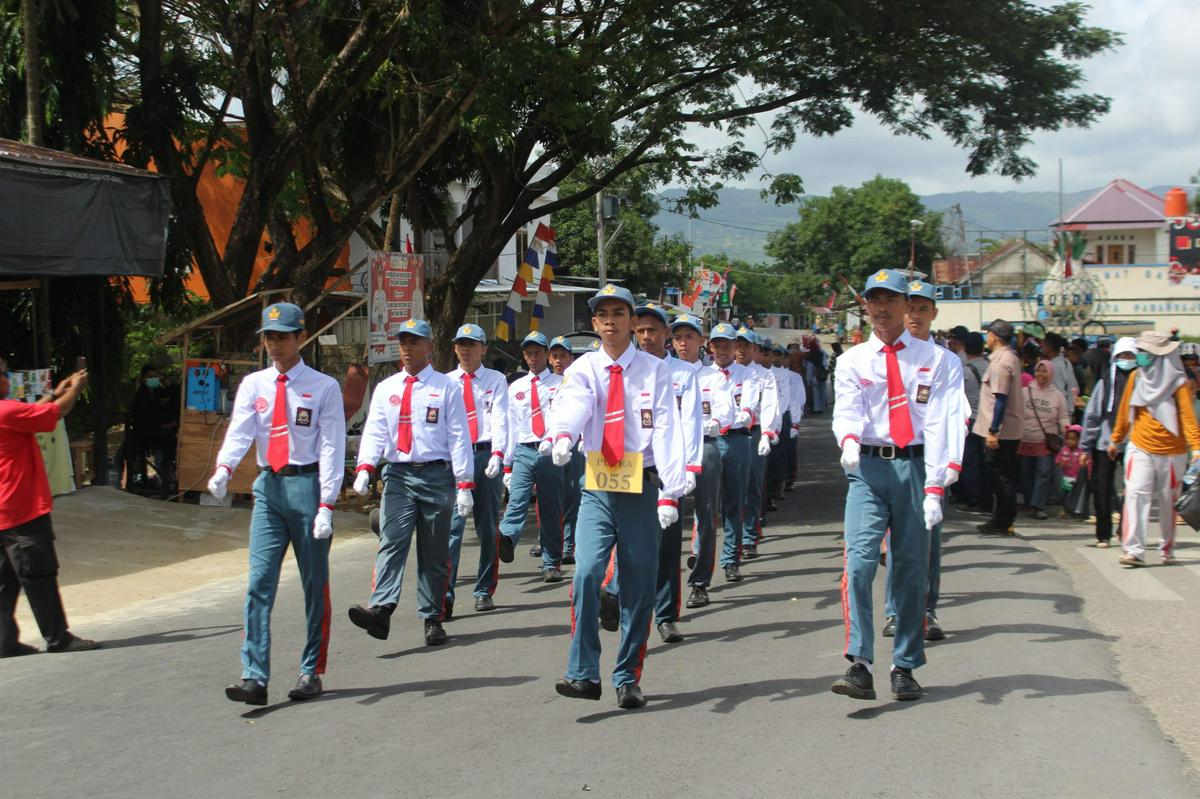 Gerak Jalan Indah SMK Negeri 2 Buton Raih Juara