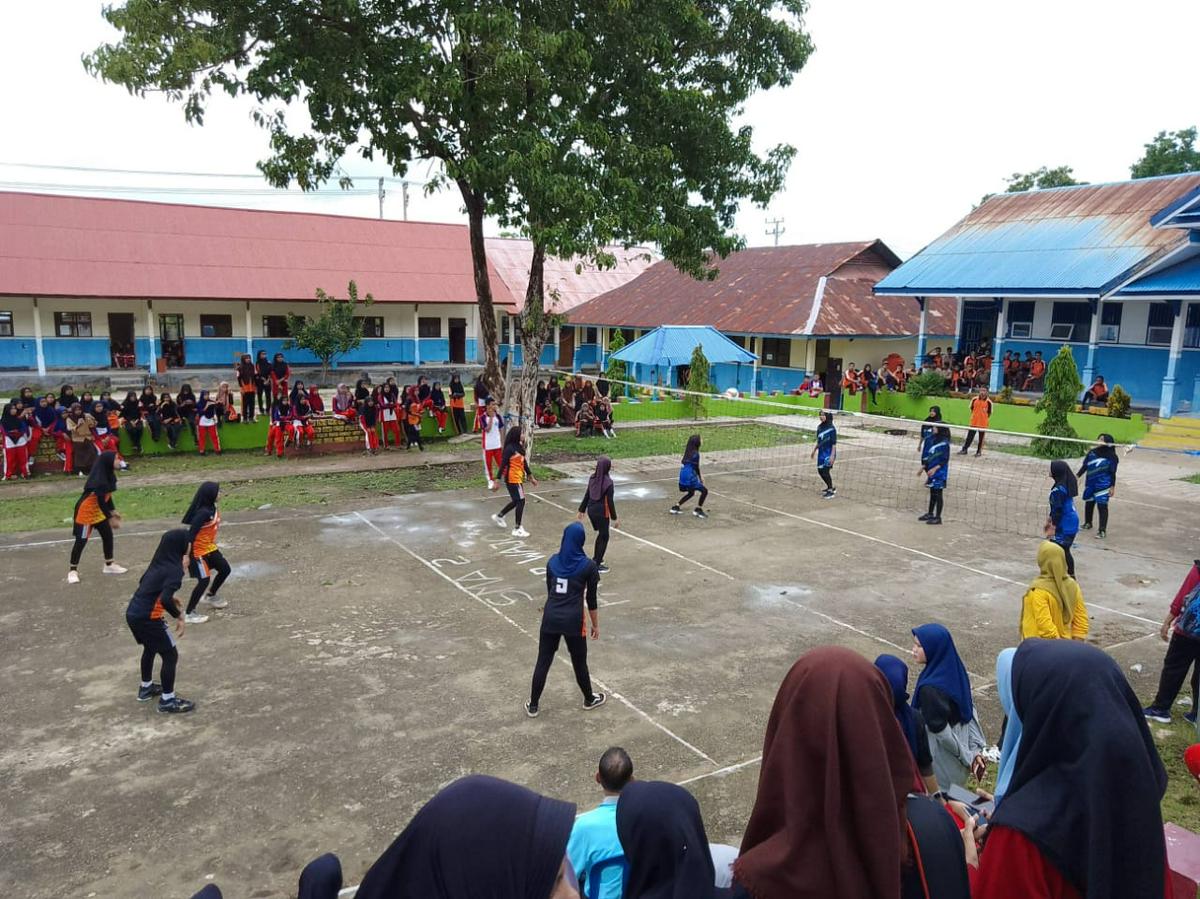 Eratkan Persaudaraan, SMK Negeri 2 Buton dan SMA Negeri 2 Pasarwajo Gelar Pertandingan Persahabatan