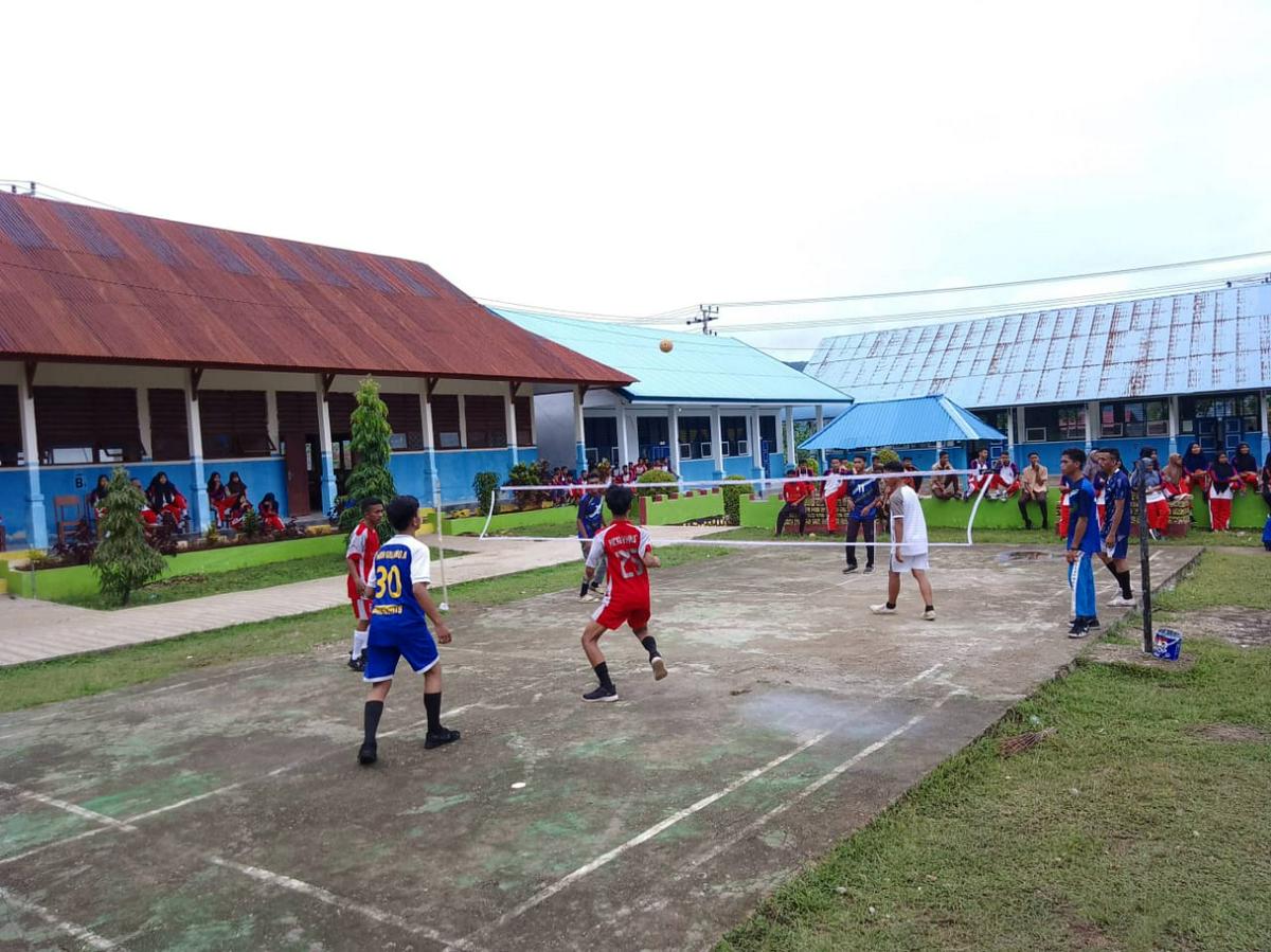 Eratkan Persaudaraan, SMK Negeri 2 Buton dan SMA Negeri 2 Pasarwajo Gelar Pertandingan Persahabatan