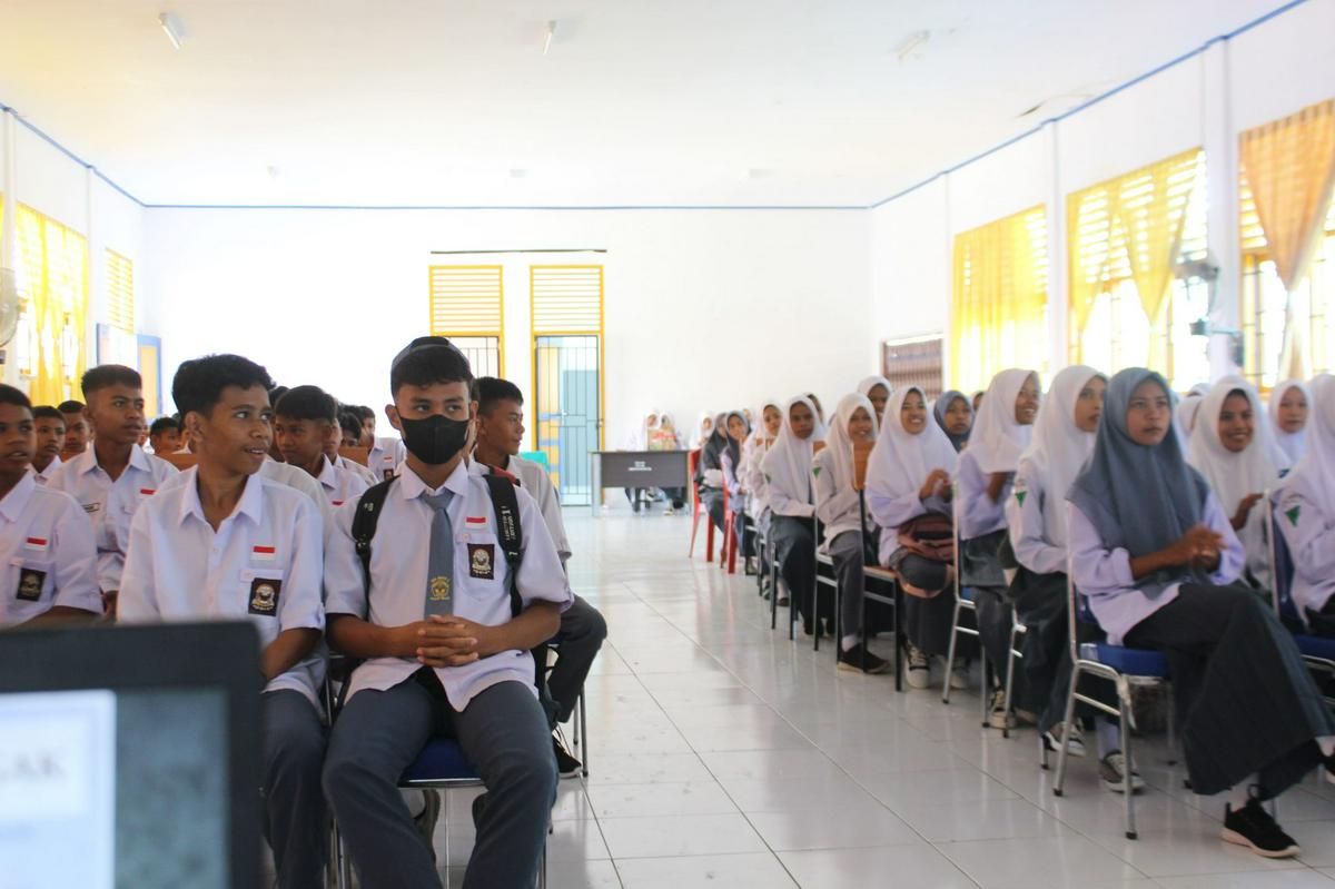 Pengenalan Lingkungan Sekolah (PLS) SMK Negeri 2 Buton Tapel 2023/2024