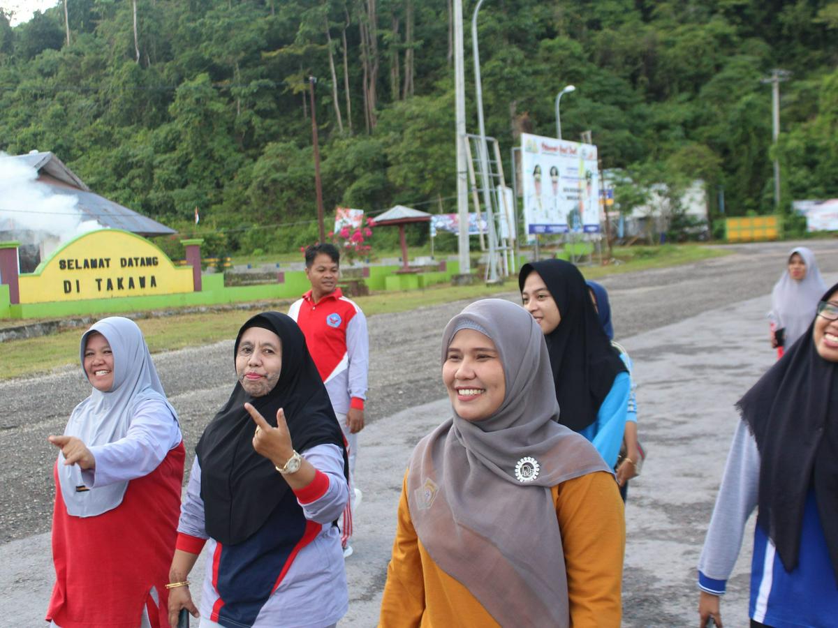 Jum'at Ceria dalam Ibadah Bersama SMKN 2 Buton
