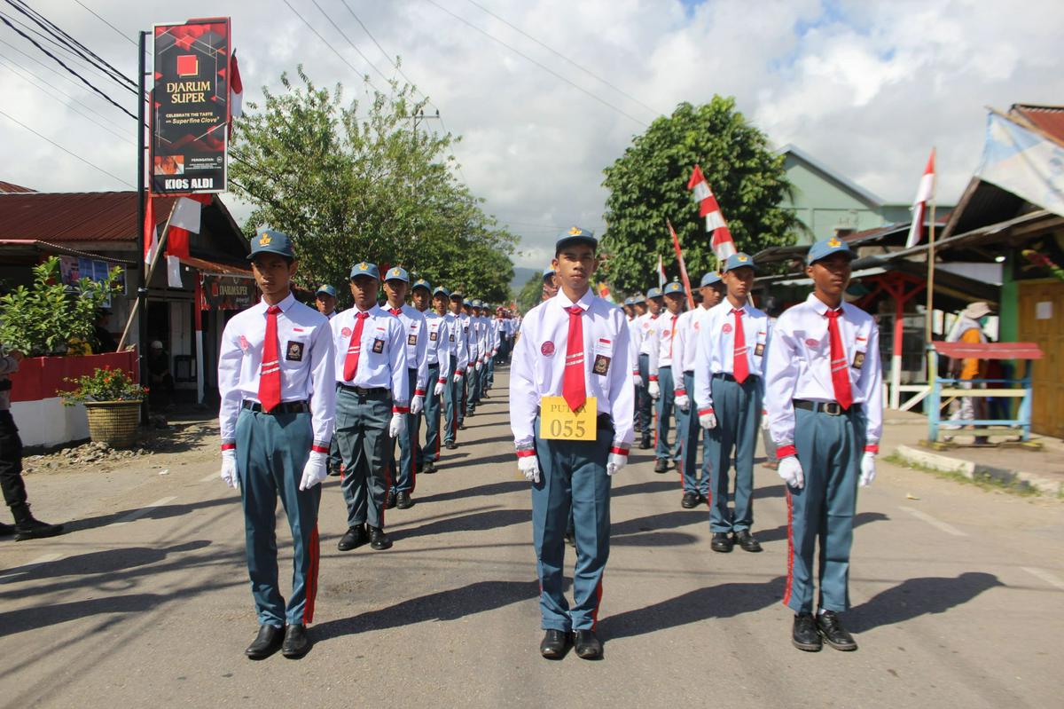 Gerak Jalan Indah SMK Negeri 2 Buton Raih Juara
