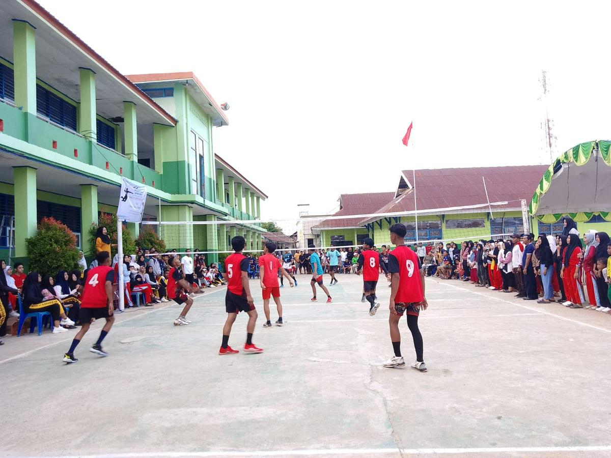 Friendly Match SMK Negeri 2 Buton dan SMA Negeri 1 Pasarwajo
