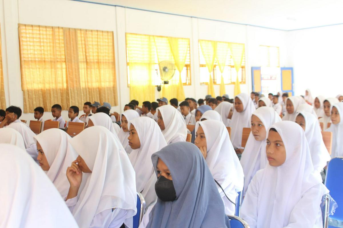 Pengenalan Lingkungan Sekolah (PLS) SMK Negeri 2 Buton Tapel 2023/2024