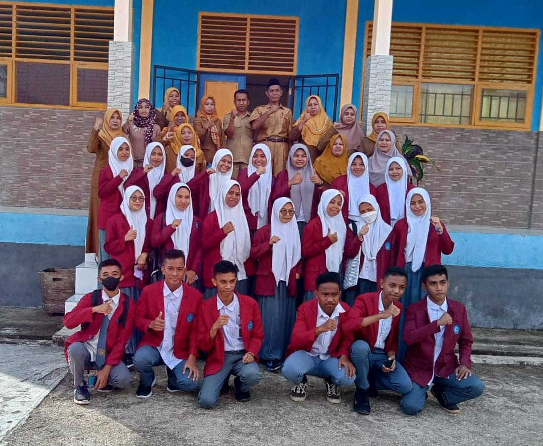 SMKN 2 Pasarwajo Lepas Siswa PSG